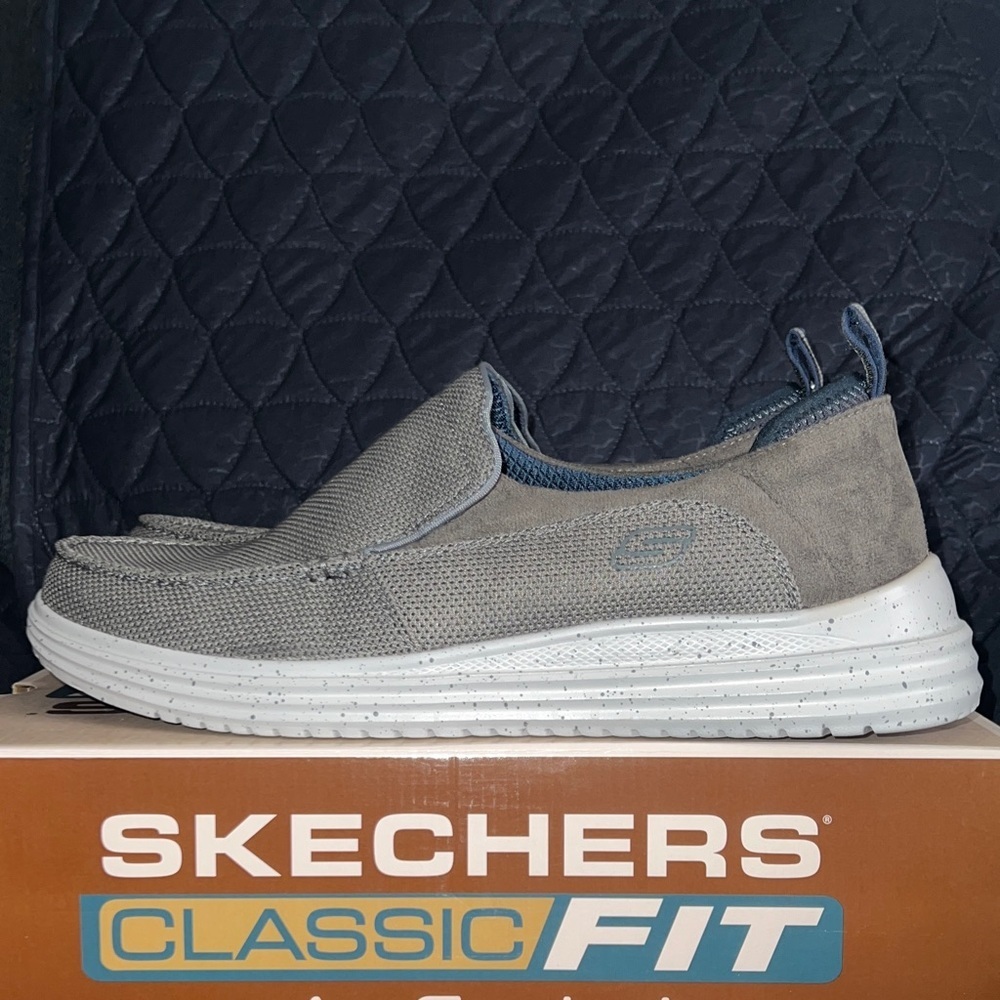 NIB Skechers Men's Gray Slip-On Size 12 - Picture 2 of 8